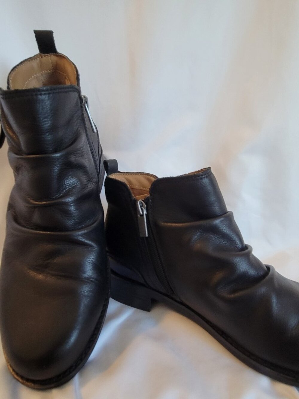 Earth Origins Nadya Booties Womens 8.5 W Wide Black Leather Ruched Ankle Boots